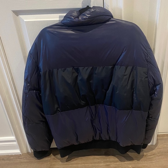 Like New Men's DKNY Puffer Jacket - Size Medium - Picture 2 of 2